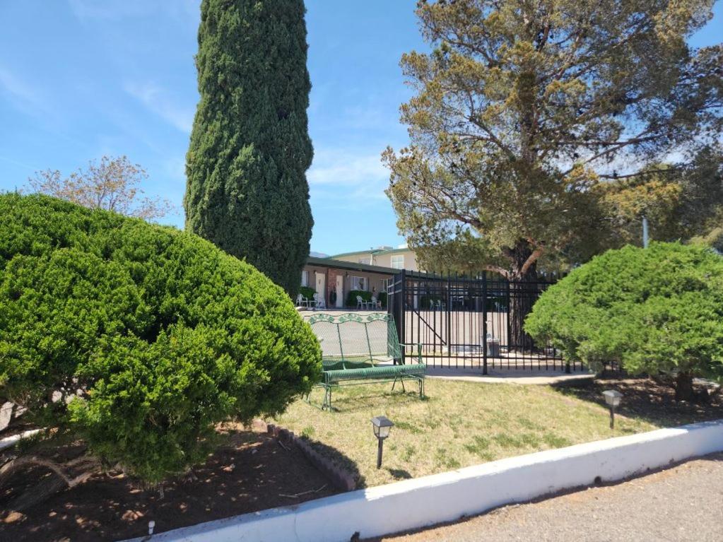 The View Motel Cottonwood Exterior photo