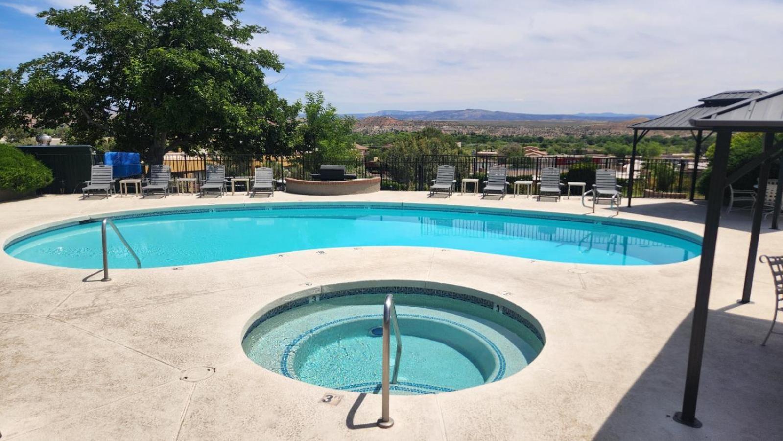 The View Motel Cottonwood Exterior photo