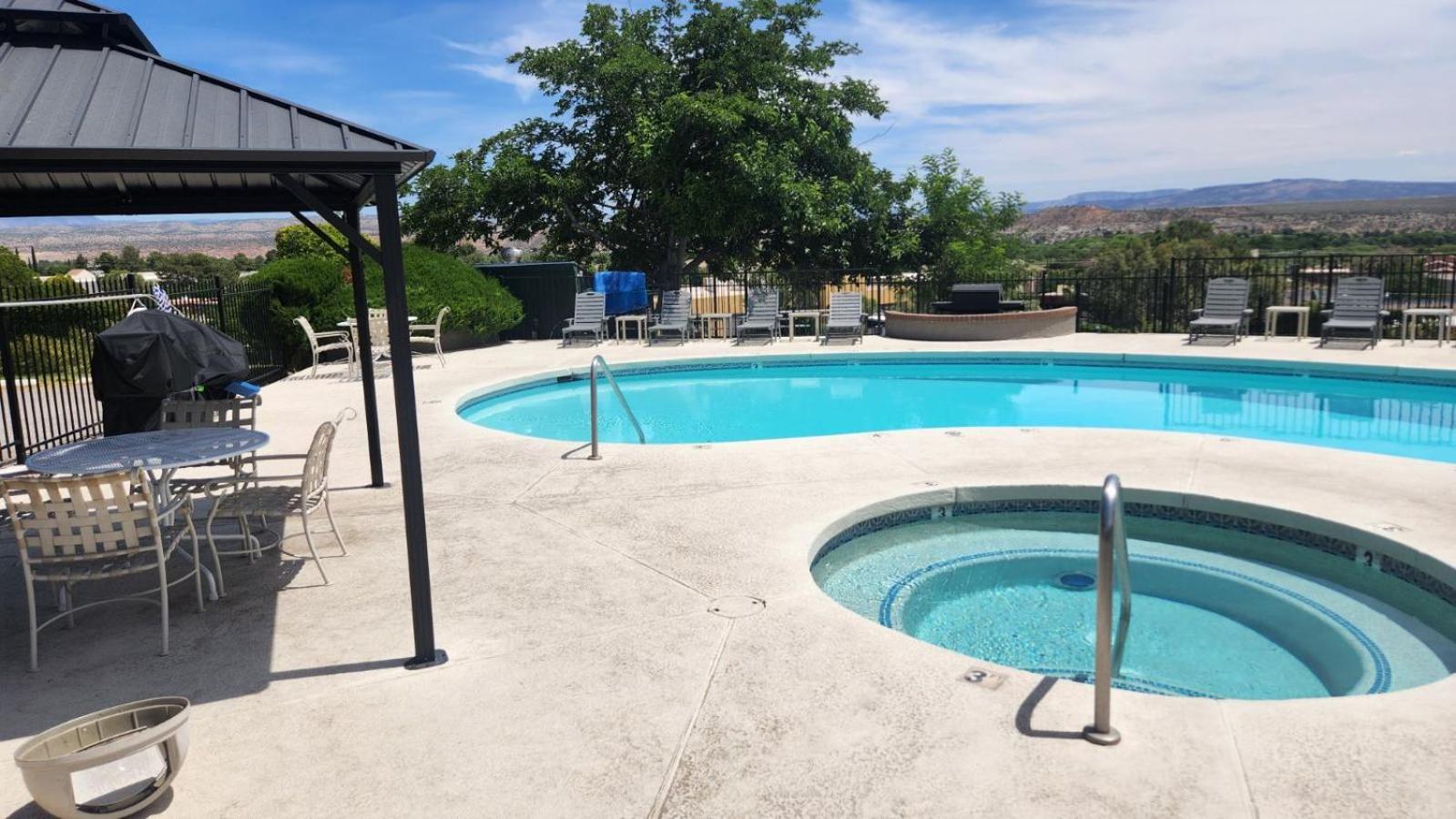The View Motel Cottonwood Exterior photo