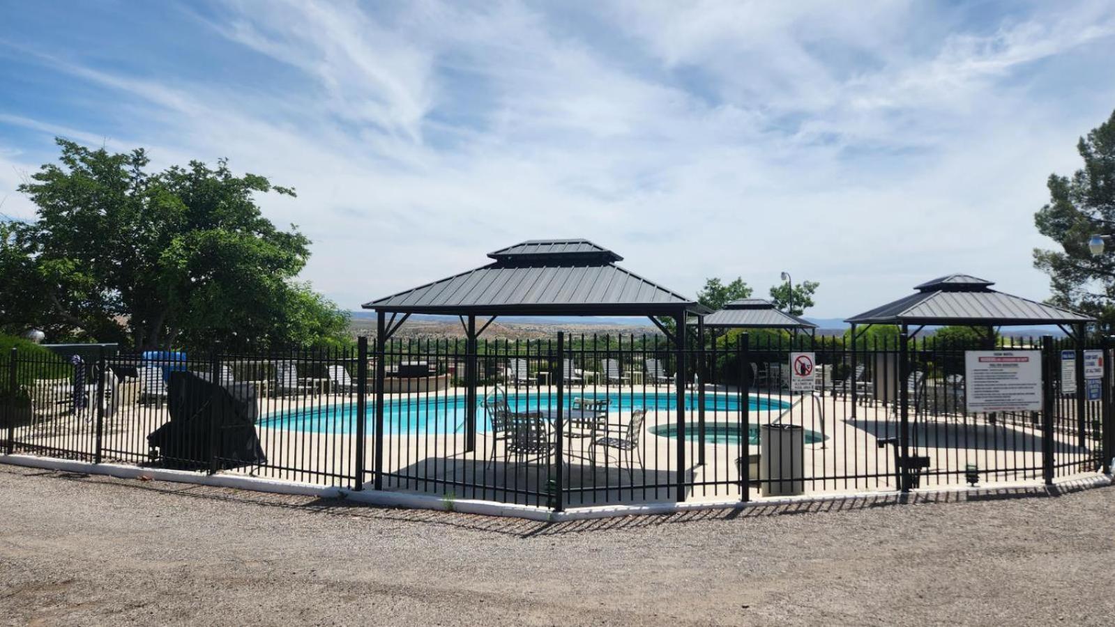 The View Motel Cottonwood Exterior photo